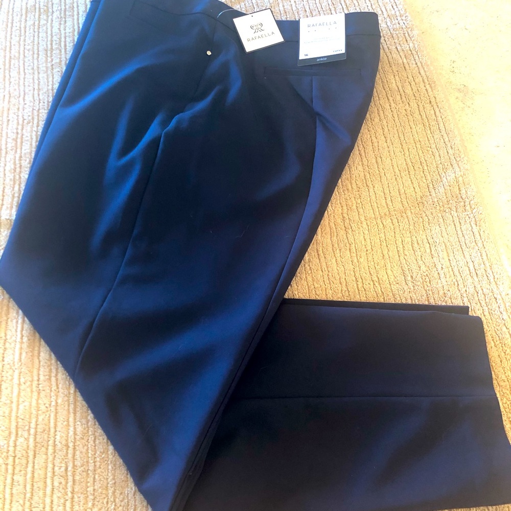 Rafaella Women's Ankle Pants in Navy